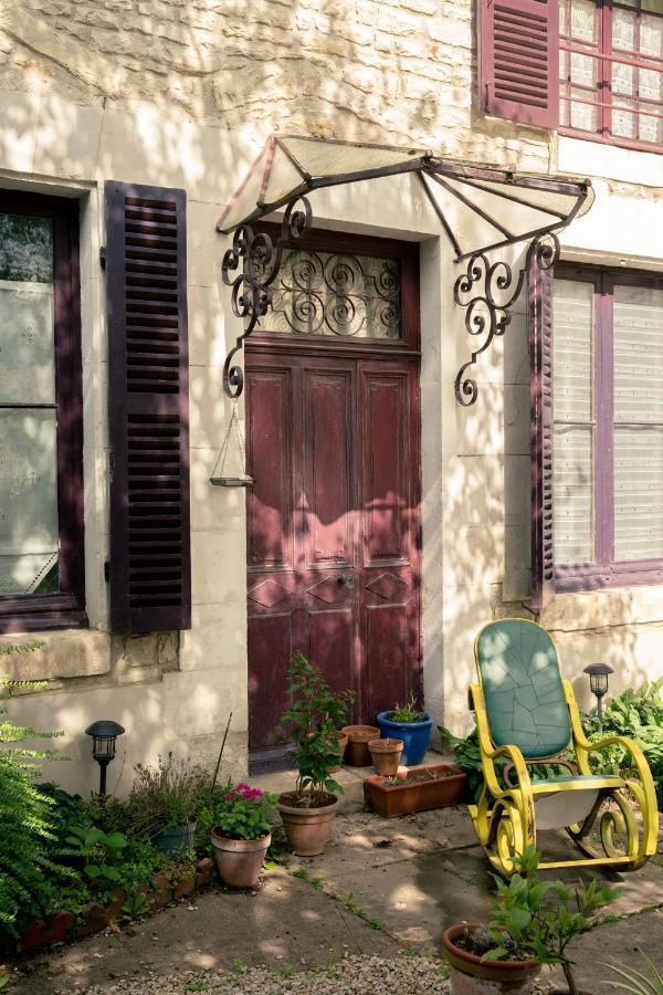 L'Escapade Place Voltaire Vermenton Екстериор снимка