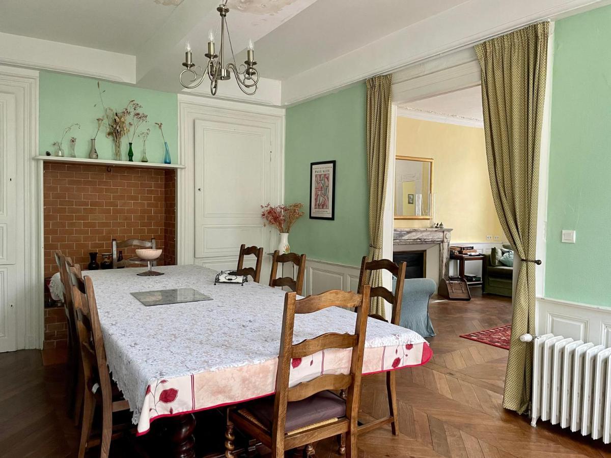 L'Escapade Place Voltaire Vermenton Екстериор снимка