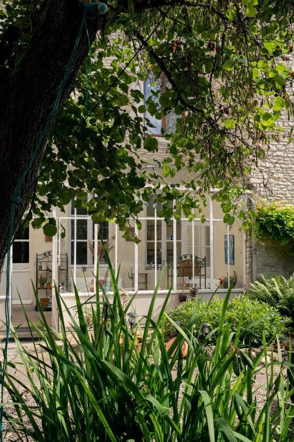L'Escapade Place Voltaire Vermenton Екстериор снимка