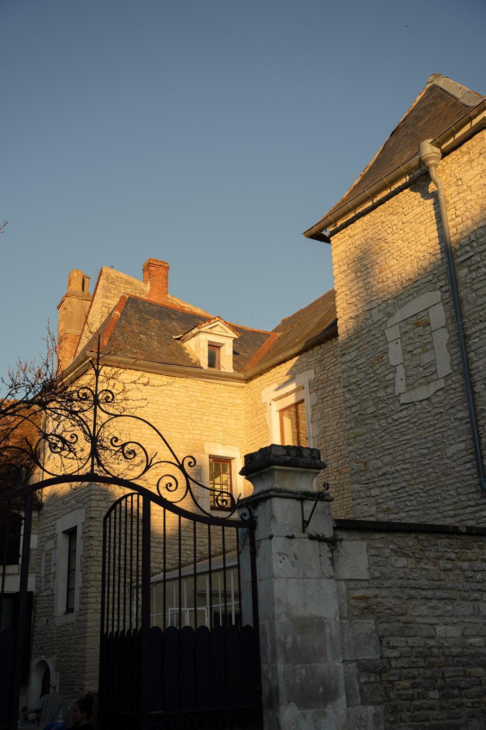 L'Escapade Place Voltaire Vermenton Екстериор снимка