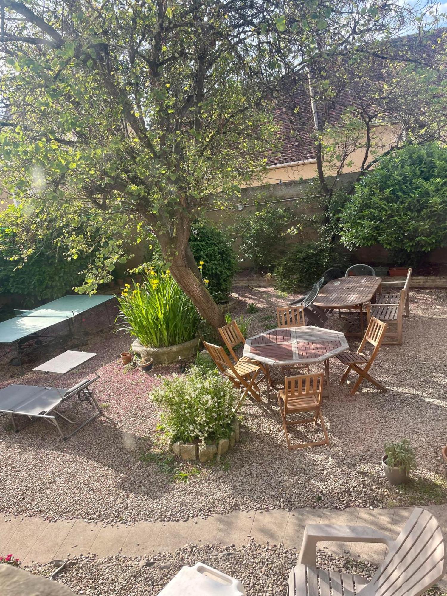 L'Escapade Place Voltaire Vermenton Екстериор снимка